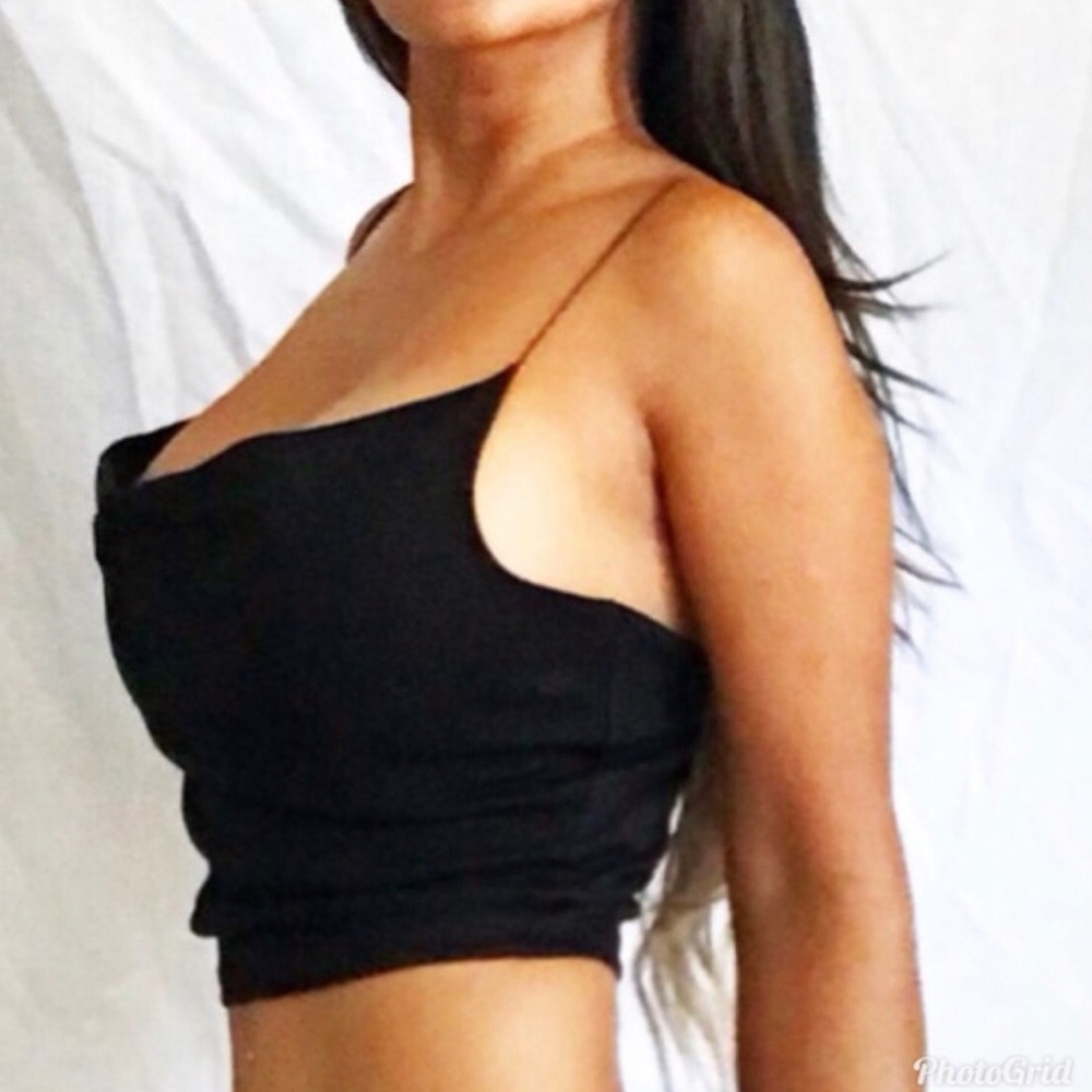 🔥 CLEARANCE 🔥 
✨• sexy Crop Top - Picture 2 of 4